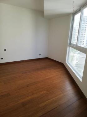 Departamento en Venta de 4 dormitorios ubicado en Miraflores