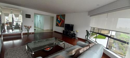 Departamento en Venta de 3 dormitorios ubicado en San Isidro