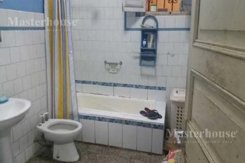 Baño de servicio