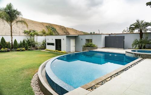 Casa en Venta ubicado en La Molina a $1,180,000
