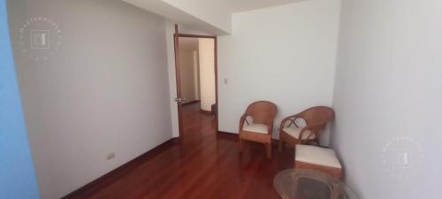 Departamento de 4 dormitorios y 3 baños ubicado en Santiago De Surco