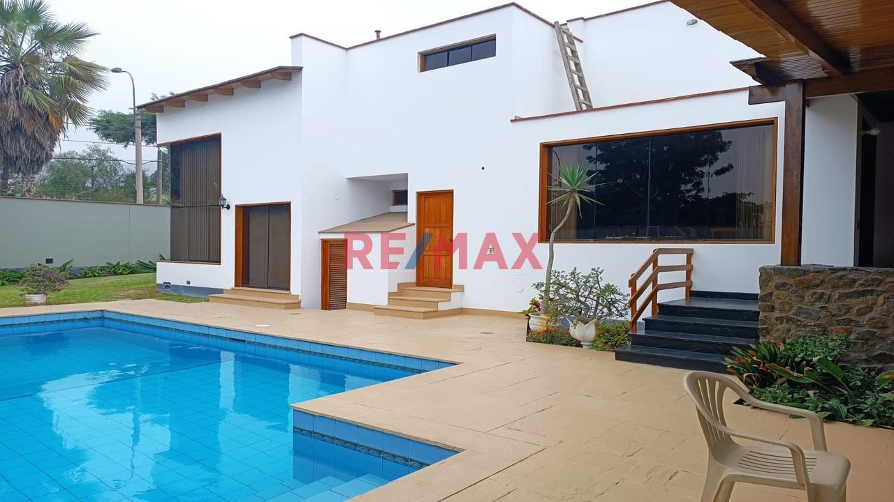 Casa en Venta ubicado en La Molina a $1,150,000