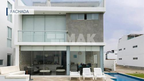 Casa de Playa en Venta ubicado en Asia a $390,000