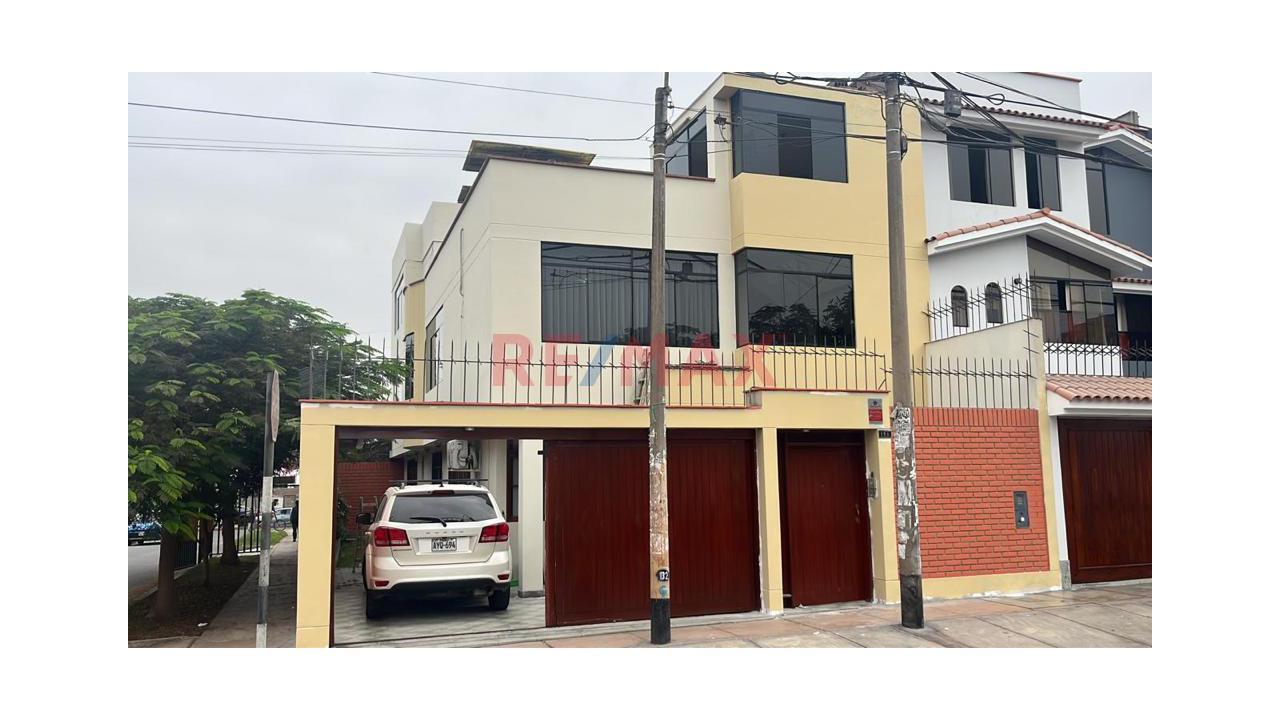 Casa en Venta ubicado en La Molina a $405,000