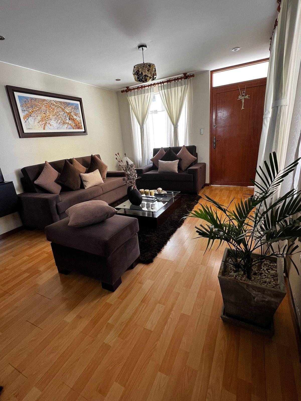 Casa en Venta ubicado en Av. Valencia Casa en Venta ubicado en Av. Valencia
