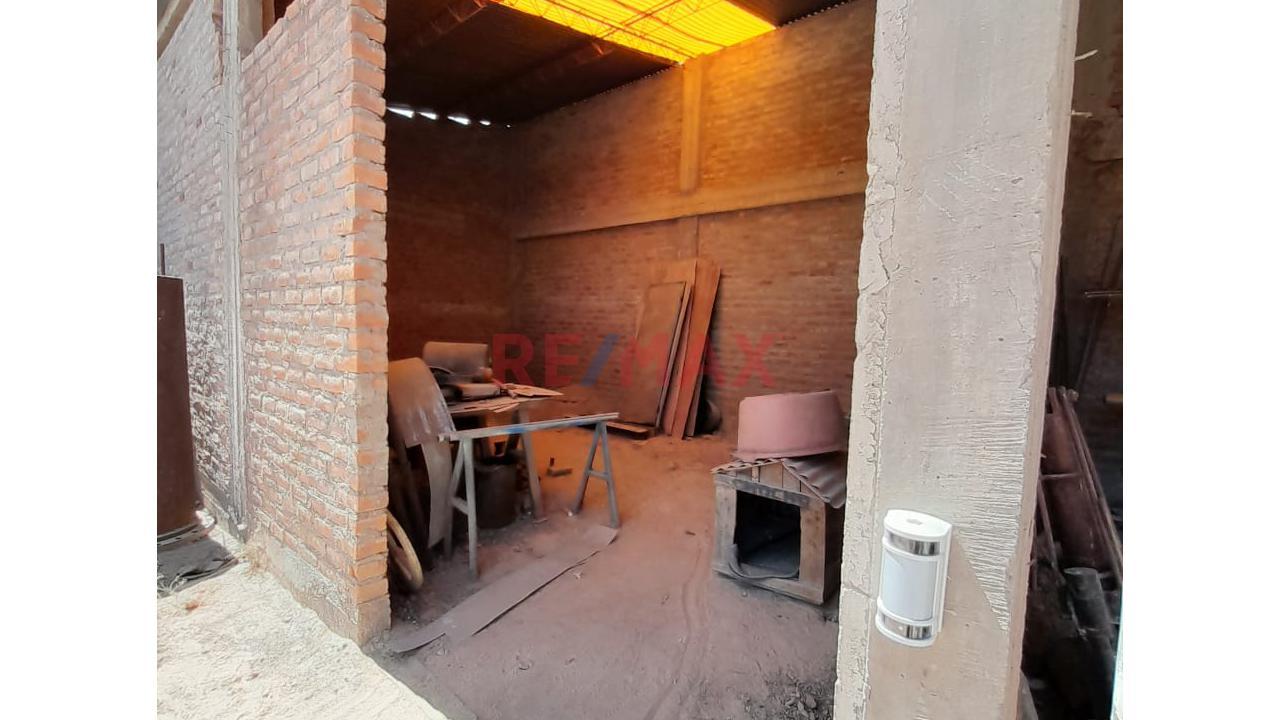 Local Industrial en Venta ubicado en Cerro Colorado Local Industrial en Venta ubicado en Cerro Colorado