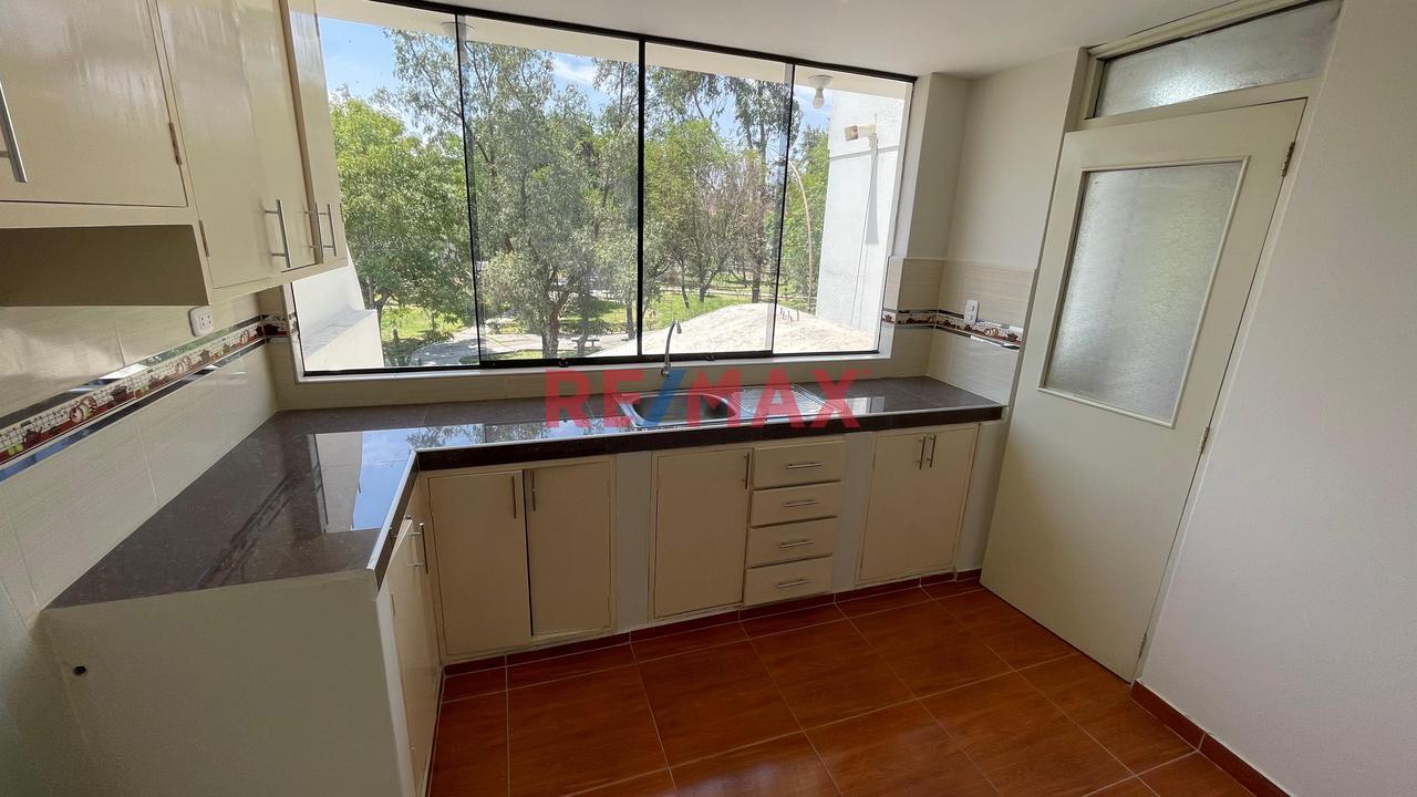 Departamento de 4 dormitorios y 2 baños ubicado en Jose Luis Bustamante Y Rivero Departamento de 4 dormitorios y 2 baños ubicado en Jose Luis Bustamante Y Rivero
