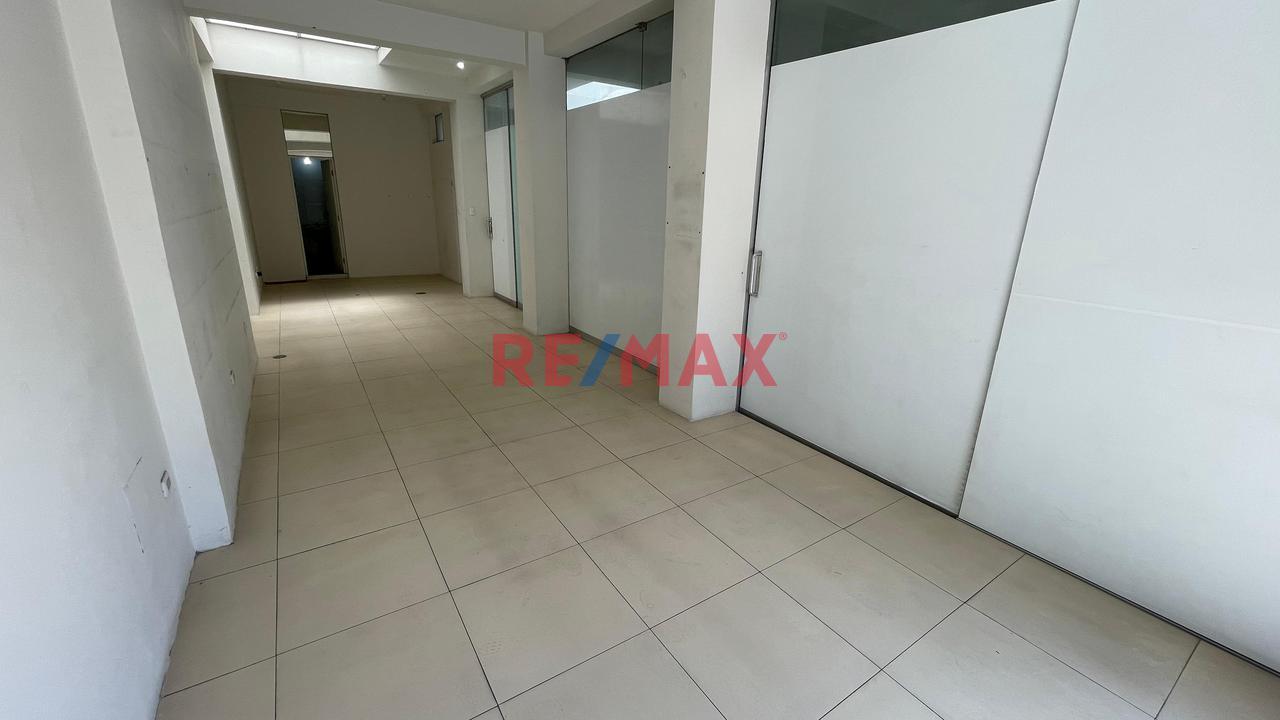 Local comercial en Alquiler ubicado en Jose Luis Bustamante Y Rivero