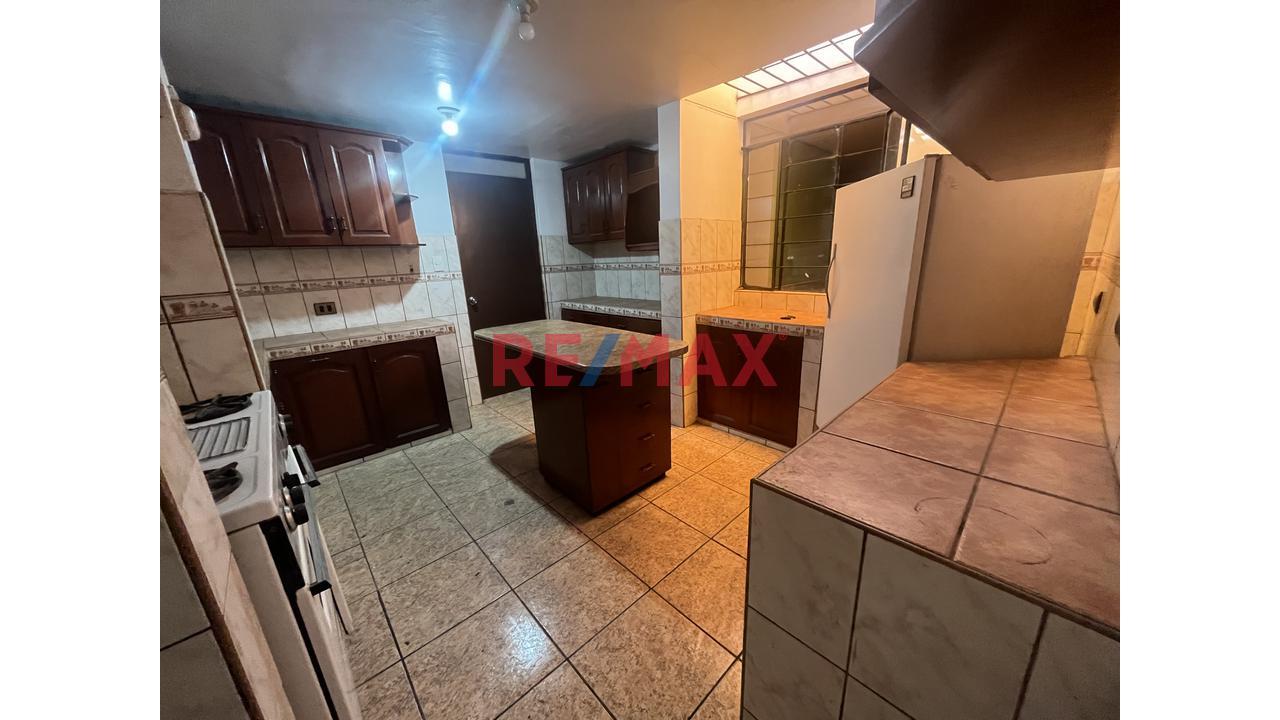 Casa en Alquiler ubicado en Manuel Gonzales Prada Casa en Alquiler ubicado en Manuel Gonzales Prada