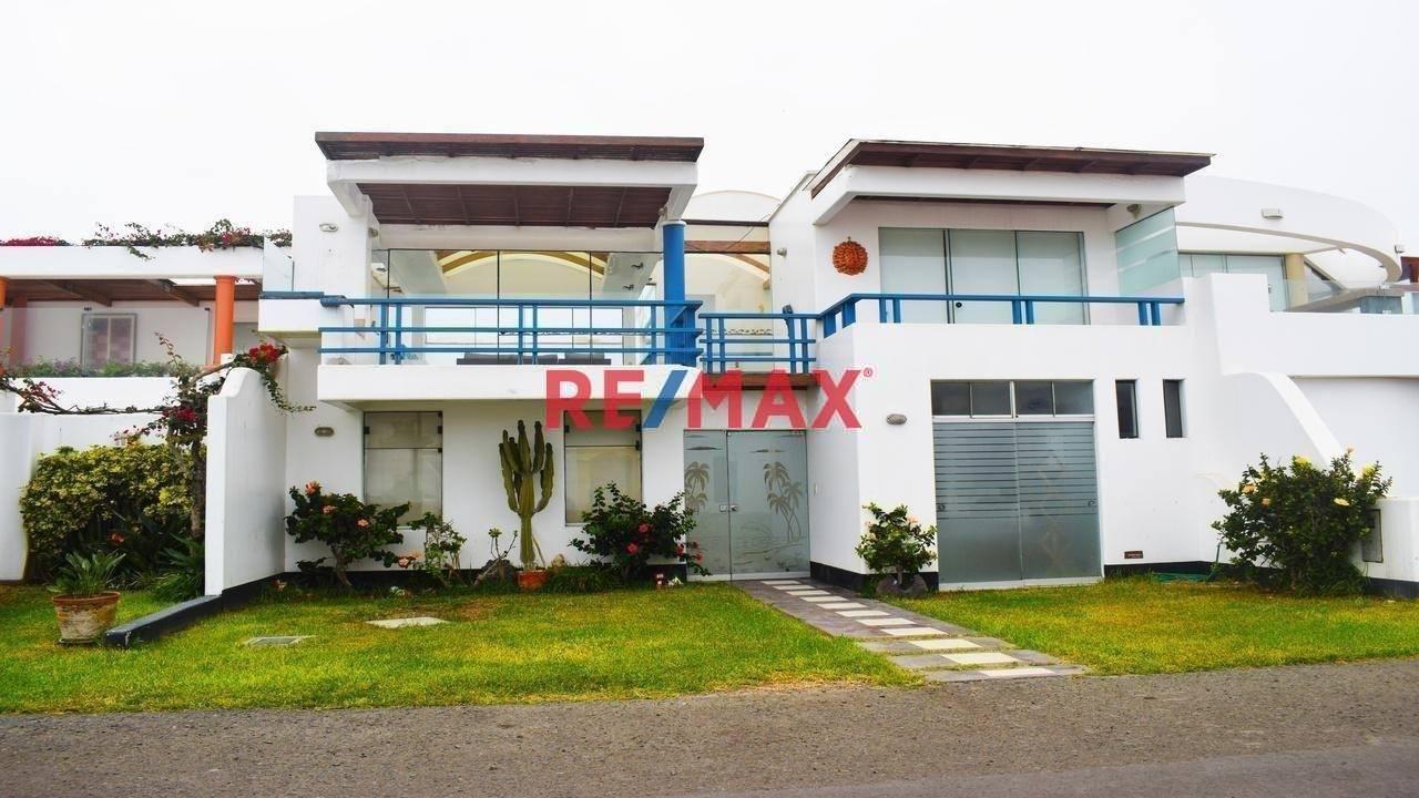 Casa de Playa en Venta ubicado en San Antonio a $399,000