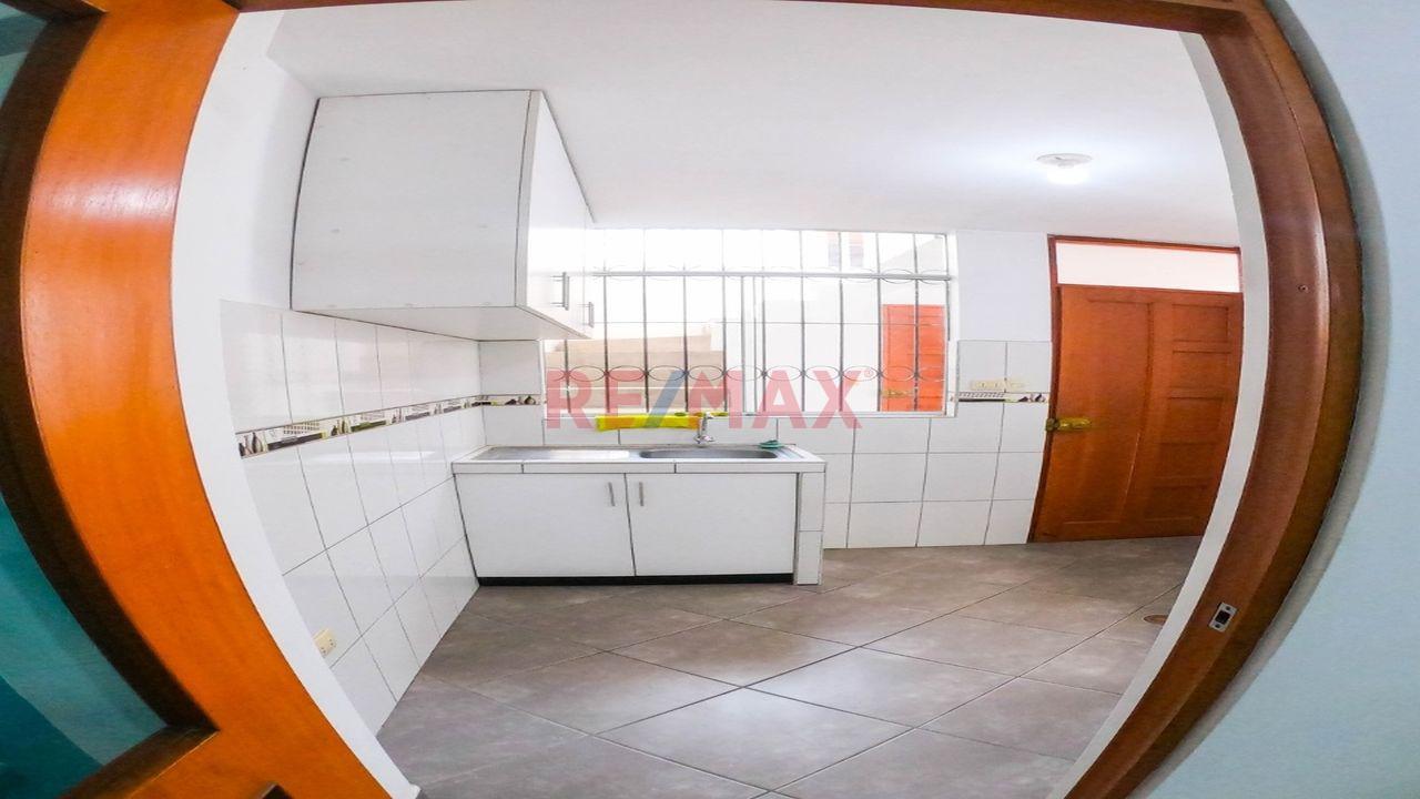 Casa de 7 dormitorios ubicado en Chaclacayo Casa de 7 dormitorios ubicado en Chaclacayo