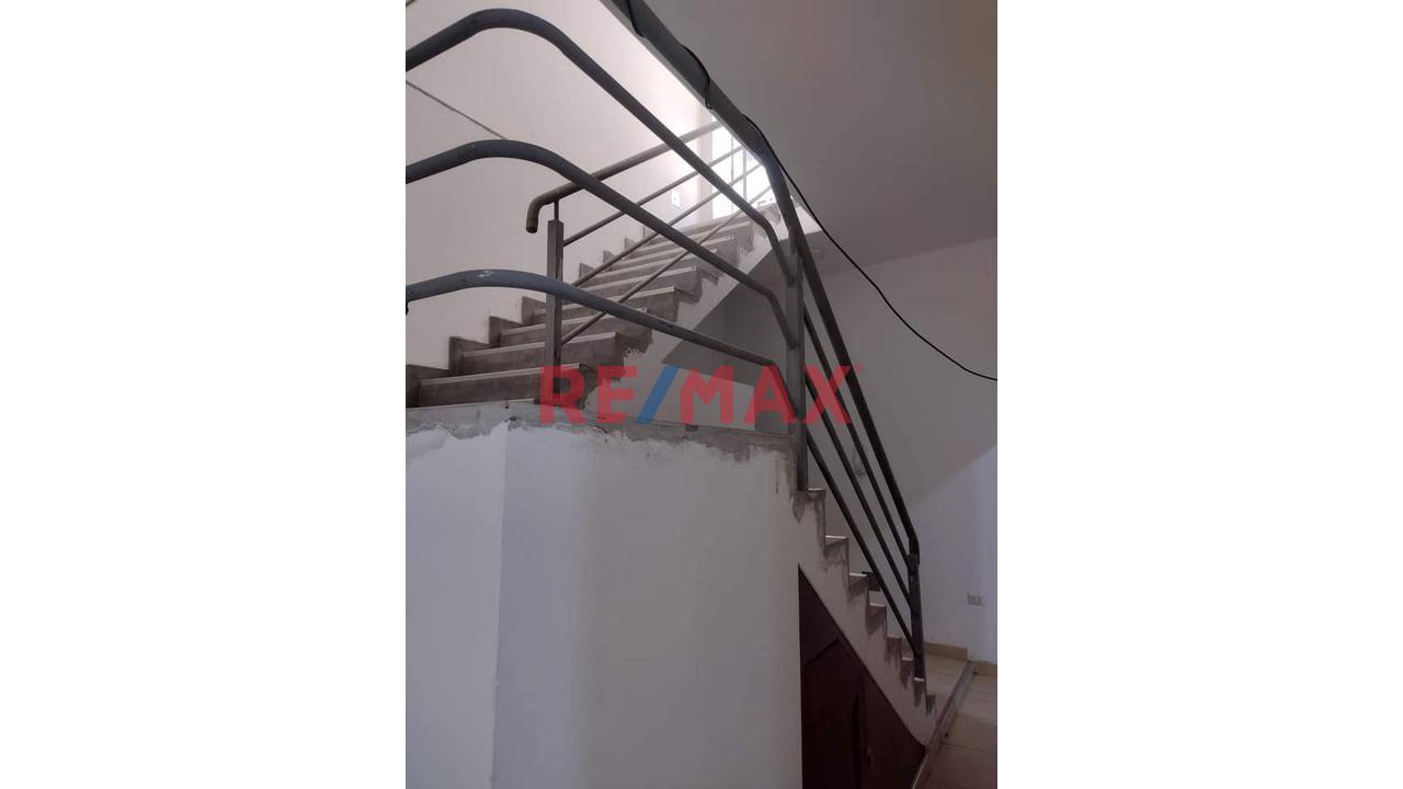 Amplio Local comercial ubicado en Wanchaq Amplio Local comercial ubicado en Wanchaq