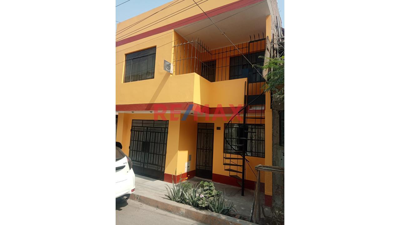 Casa de 8 dormitorios ubicado en Ate Vitarte Casa de 8 dormitorios ubicado en Ate Vitarte