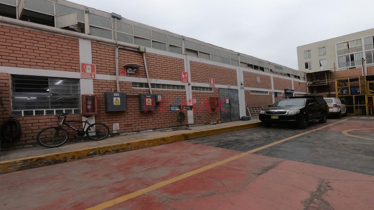 Local comercial en Venta ubicado en Av. De La Guardia Civil Local comercial en Venta ubicado en Av. De La Guardia Civil