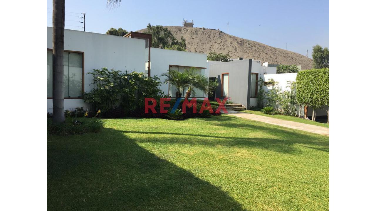 Casa en Venta ubicado en La Molina a $988,000