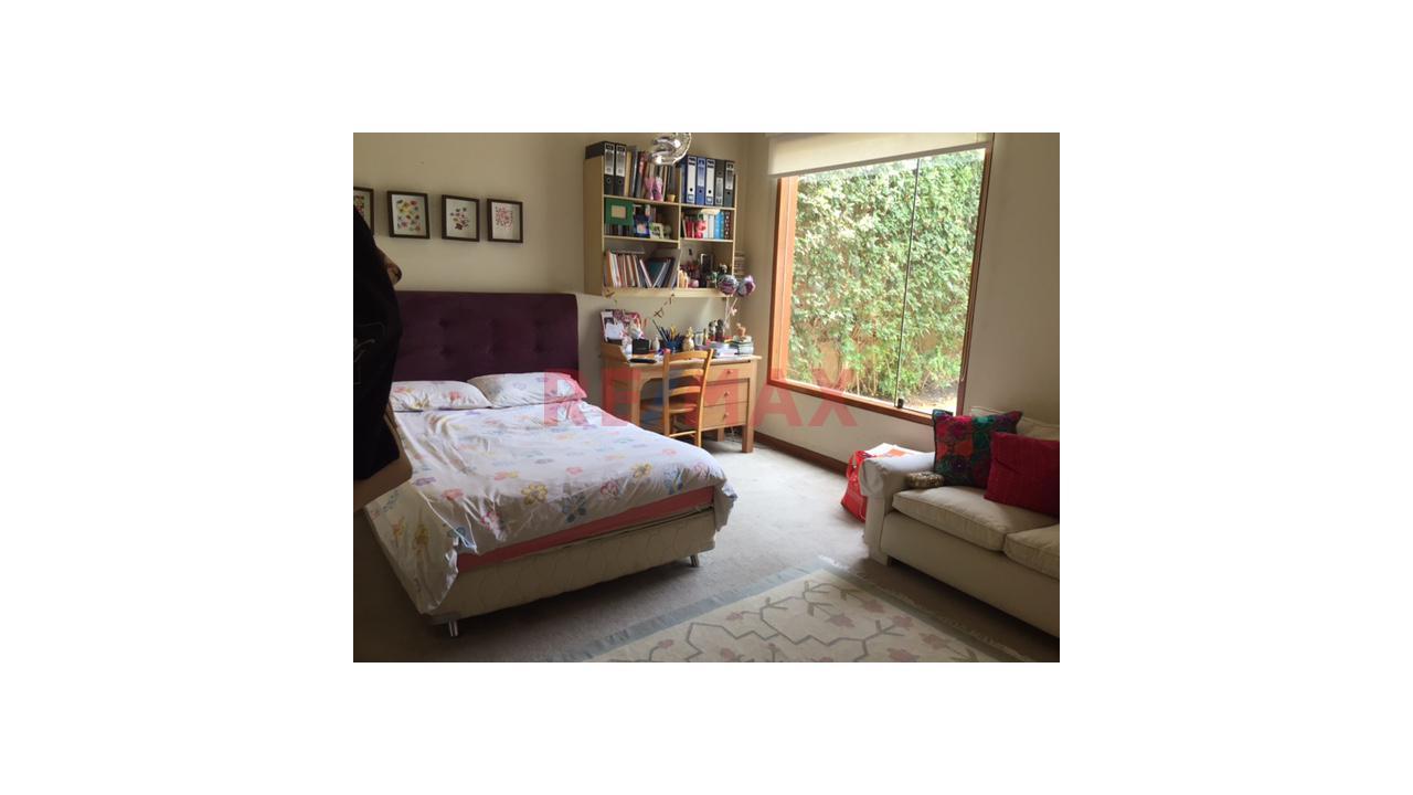 Casa en Venta ubicado en Av. Del Parque Casa en Venta ubicado en Av. Del Parque
