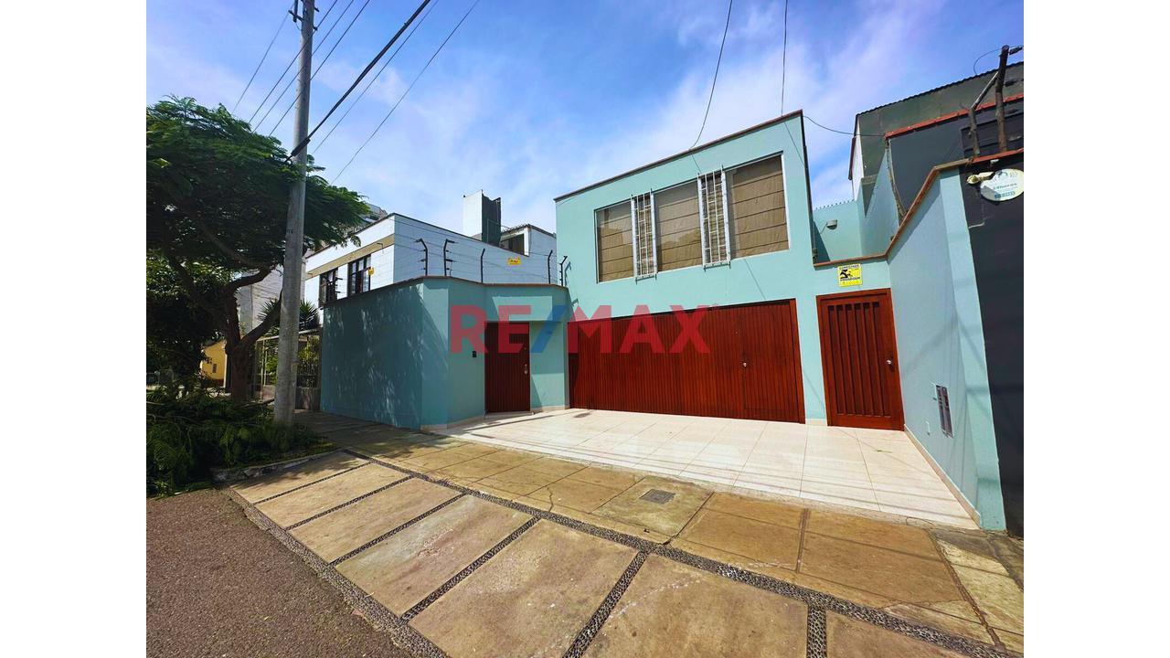 Casa en Venta ubicado en Miraflores a $695,000 Casa en Venta ubicado en Miraflores a $695,000