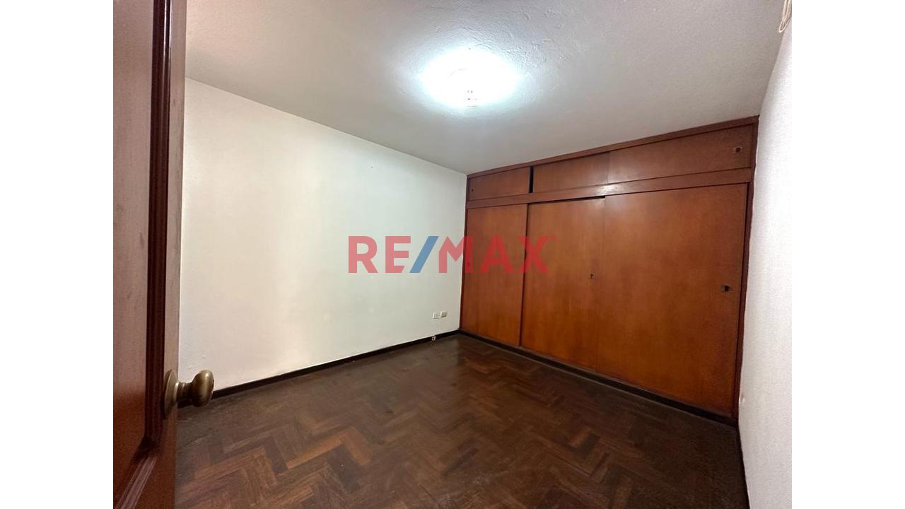 Departamento de 4 dormitorios ubicado en Santiago De Surco Departamento de 4 dormitorios ubicado en Santiago De Surco