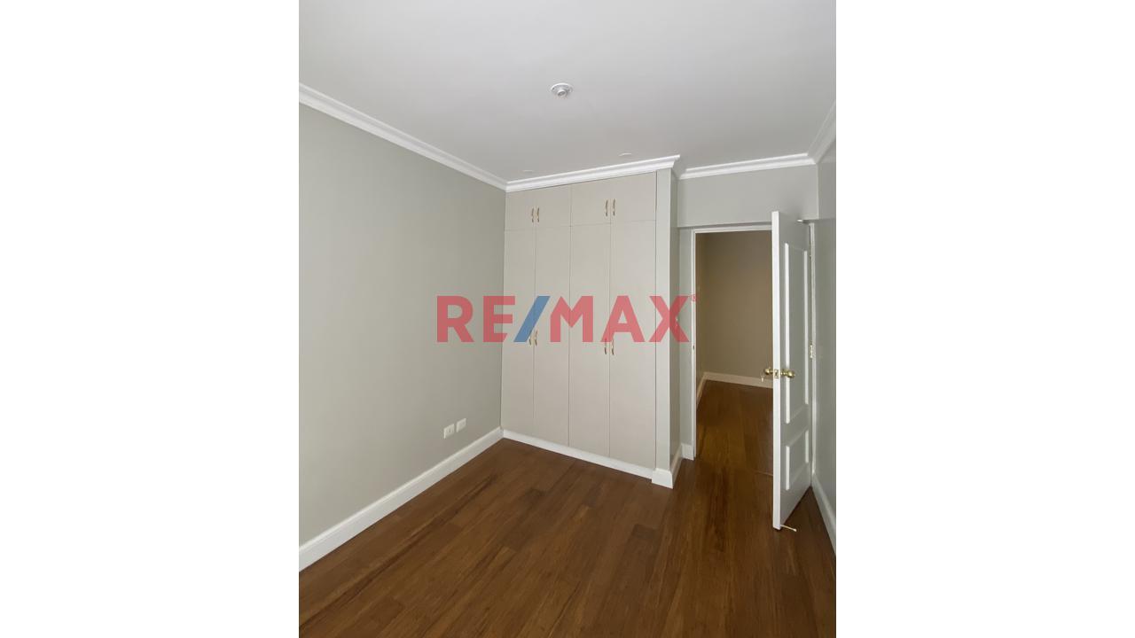 Departamento de 3 dormitorios ubicado en San Isidro Departamento de 3 dormitorios ubicado en San Isidro