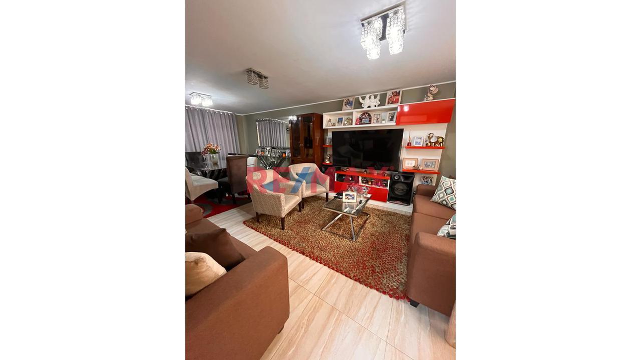 Departamento de 6 dormitorios y 3 baños ubicado en San Martin De Porres Departamento de 6 dormitorios y 3 baños ubicado en San Martin De Porres
