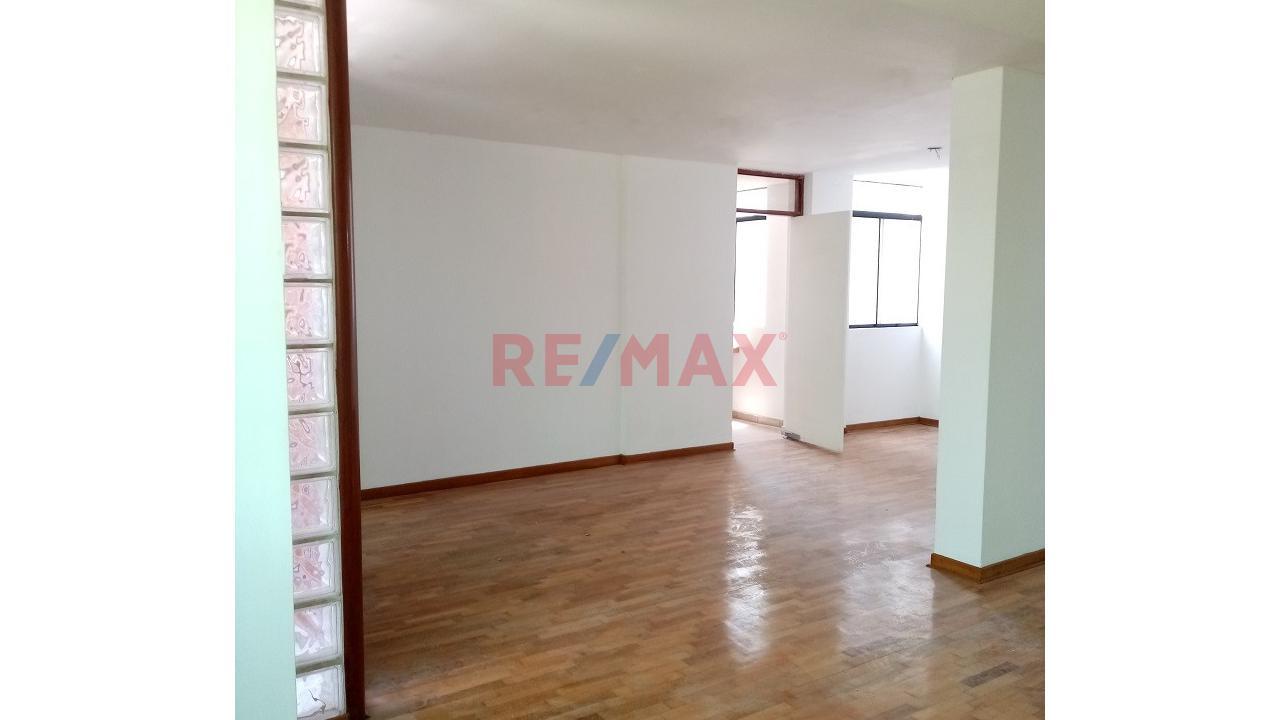 Departamento en Venta ubicado en Jiron Morro Solar Departamento en Venta ubicado en Jiron Morro Solar