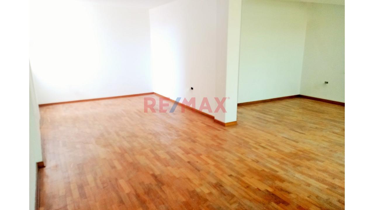 Departamento de 4 dormitorios ubicado en Santiago De Surco Departamento de 4 dormitorios ubicado en Santiago De Surco