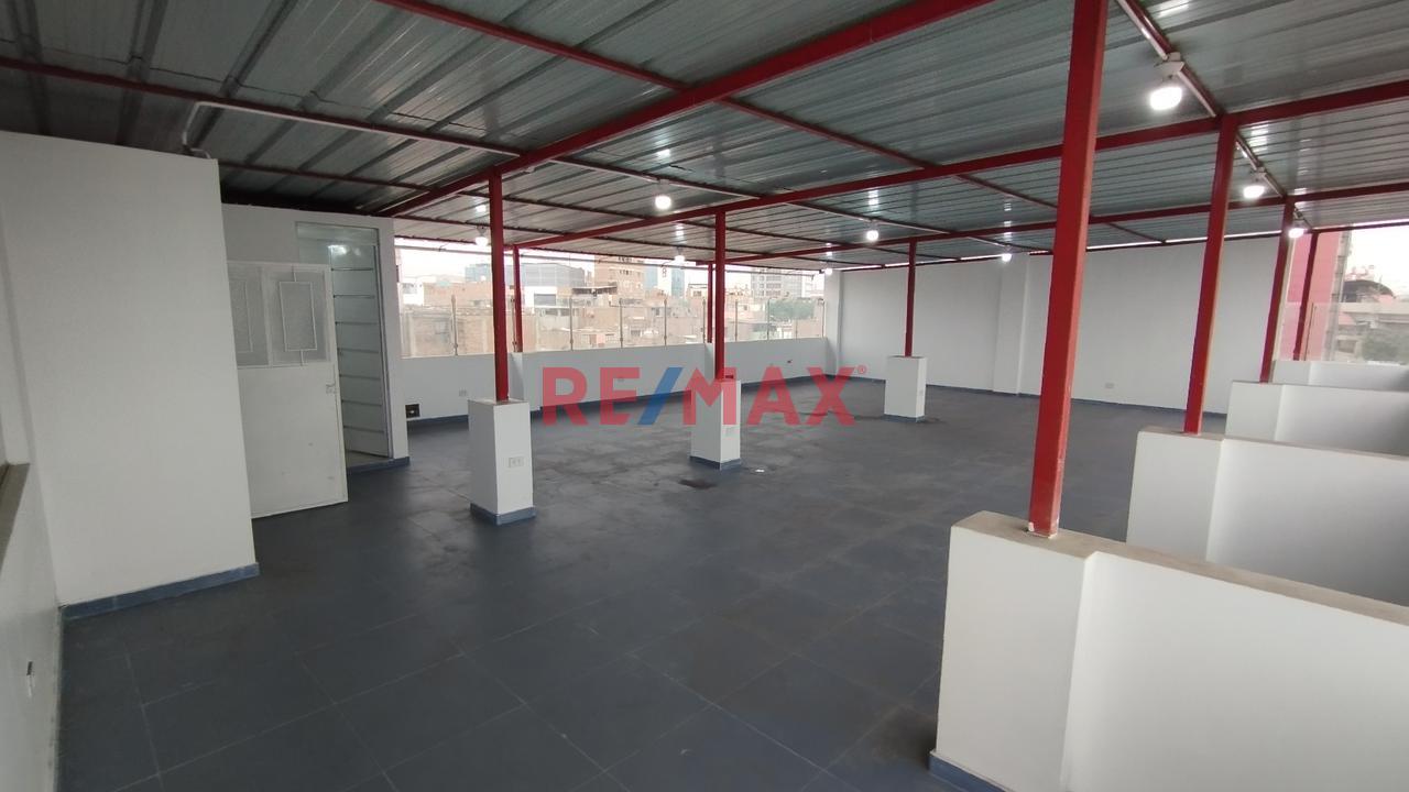 Amplio Local comercial ubicado en San Juan De Lurigancho Amplio Local comercial ubicado en San Juan De Lurigancho