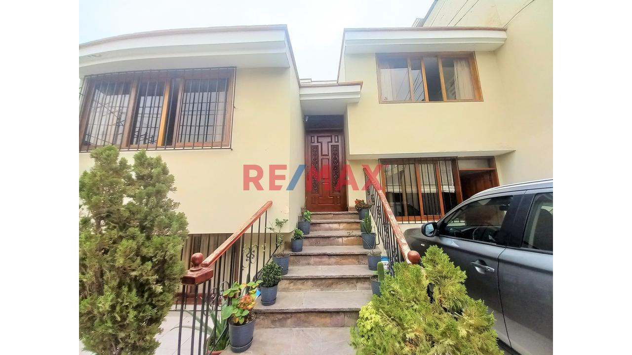 Casa en Venta ubicado en La Molina a $390,000