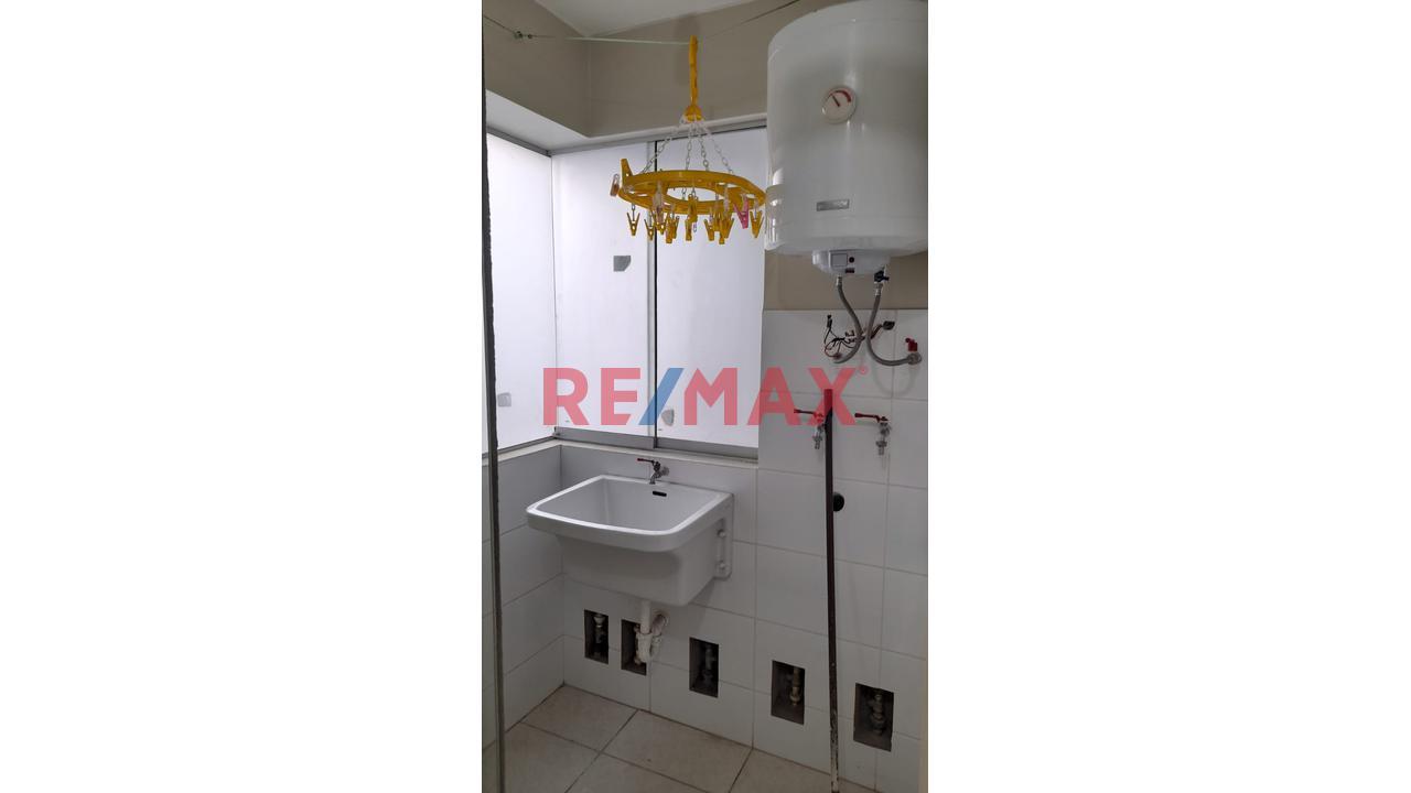 Departamento de 3 dormitorios y 2 baños ubicado en Miraflores Departamento de 3 dormitorios y 2 baños ubicado en Miraflores