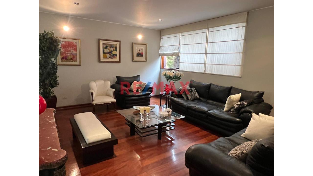 Casa en Venta ubicado en La Molina a $370,000
