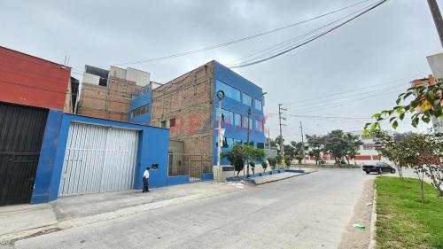 Local Industrial en Alquiler ubicado en Calle Los Plasticos