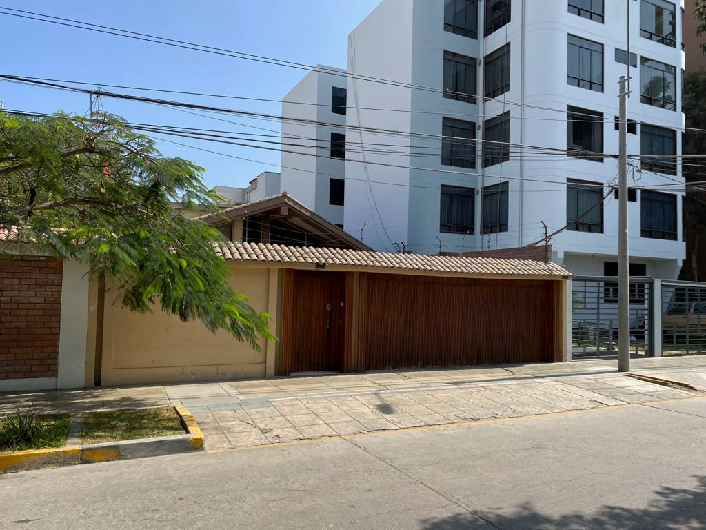 Casa en Venta ubicado en Miraflores a $700,000