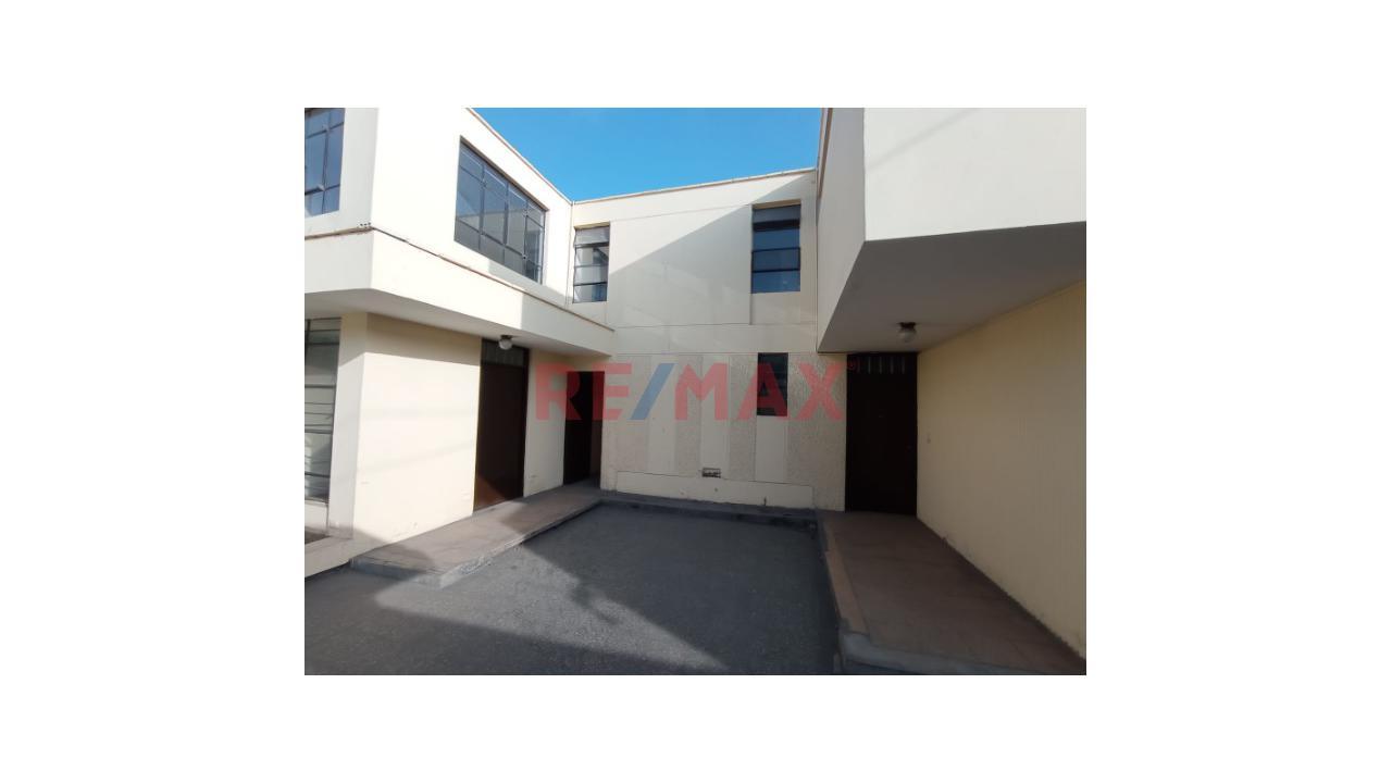 Casa en Venta ubicado en Santiago De Surco a $450,000