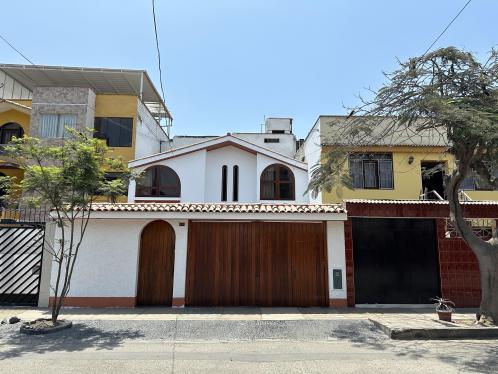 Casa en Venta ubicado en Surquillo a $340,000