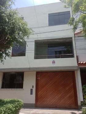 Casa de 11 dormitorios y 9 baños ubicado en Santiago De Surco