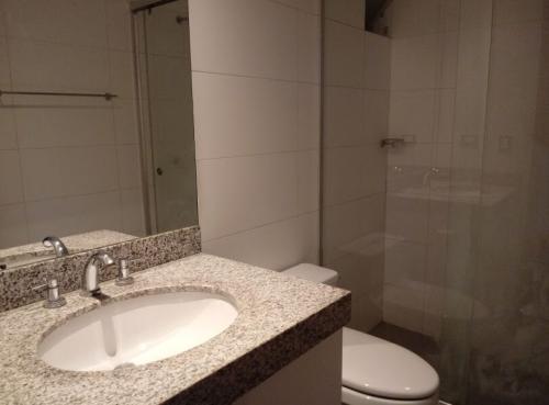 Baño de servicio