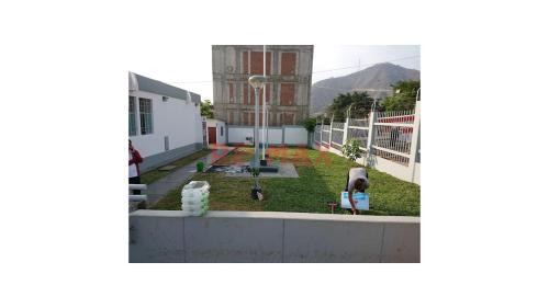 Casa de 2 dormitorios y 2 baños ubicado en San Juan De Lurigancho