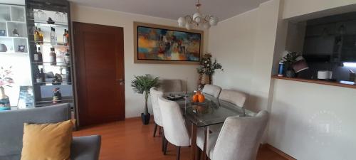 Departamento de 4 dormitorios y 3 baños ubicado en Santiago De Surco