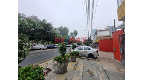 Espectacular Local comercial ubicado en Cercado De Lima