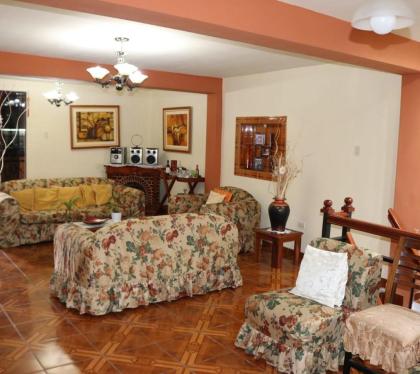 Casa en Venta ubicado en Av. Los Alisos