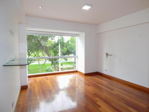 Departamento de 3 dormitorios y 3 baños ubicado en San Isidro