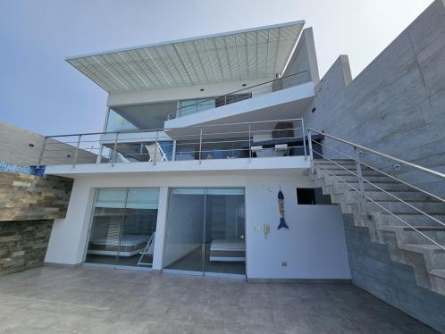 Casa de Playa a $570,000