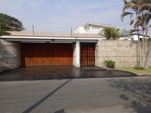 Casa en Venta ubicado en La Molina a $900,000