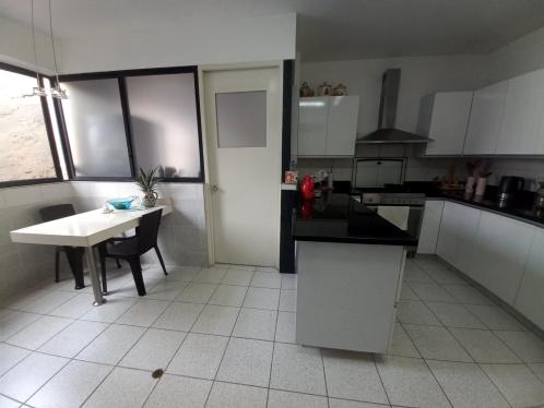 Departamento en Venta de 3 dormitorios ubicado en Santiago De Surco