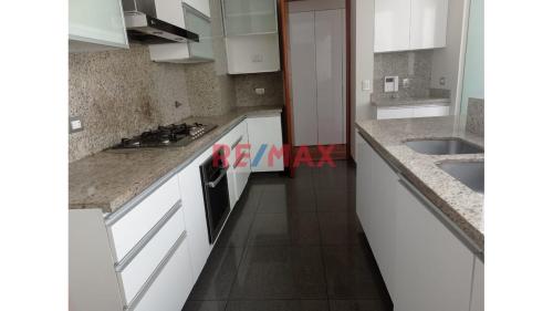 Departamento ubicado en San Isidro al mejor precio