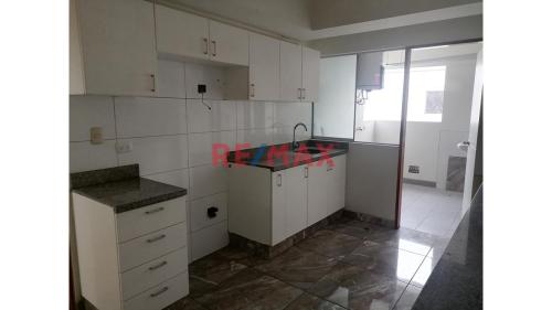 Bajo precio Departamento en Alquiler en San Isidro