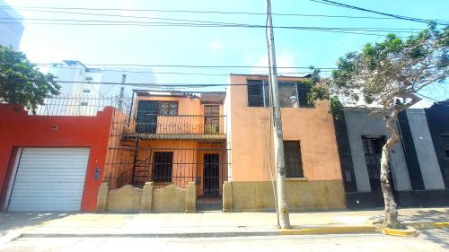 Casa en Venta ubicado en Miraflores a $270,000