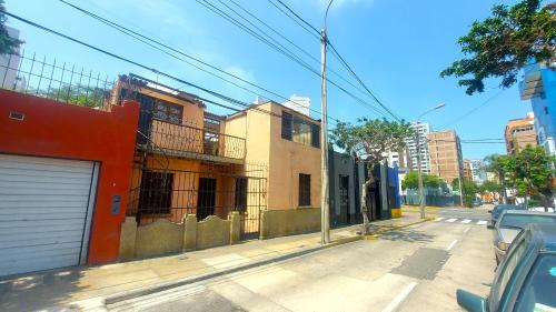 Casa en Venta ubicado en Miraflores a $265,000