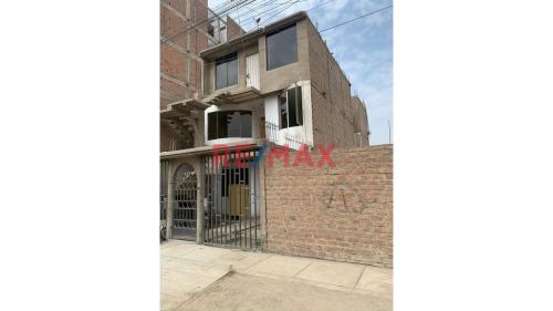 Casa de 5 dormitorios y 3 baños ubicado en Lurigancho