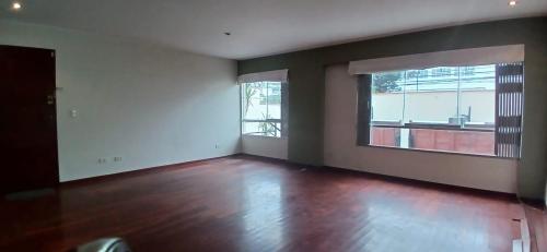 Departamento en Venta de 3 dormitorios ubicado en Santiago De Surco